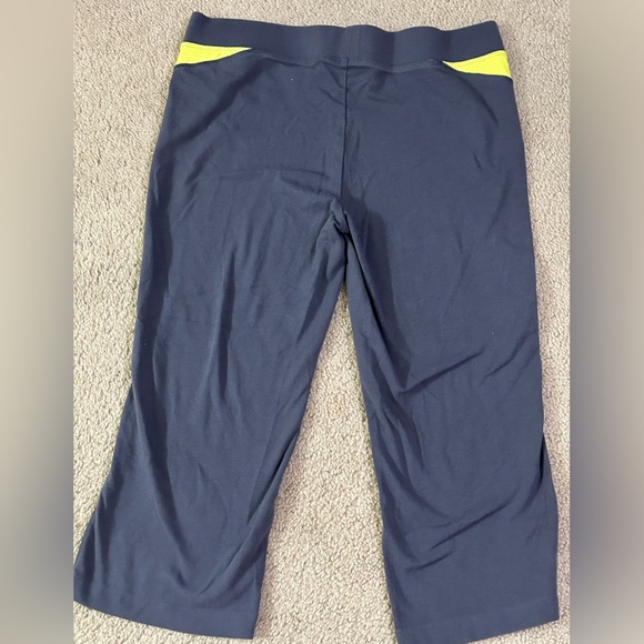 FILA athletic wear - Picture 2 of 4